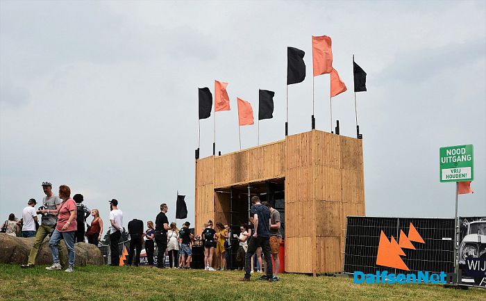 Stagediven tijdens zevende editie Stone Rock - Foto: Johan Bokma
