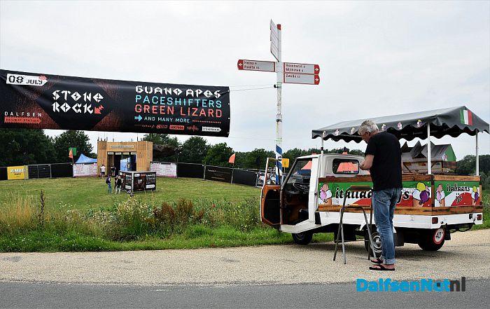 Stagediven tijdens zevende editie Stone Rock - Foto: Johan Bokma
