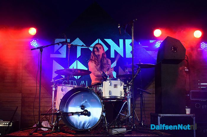 Stagediven tijdens zevende editie Stone Rock - Foto: Johan Bokma