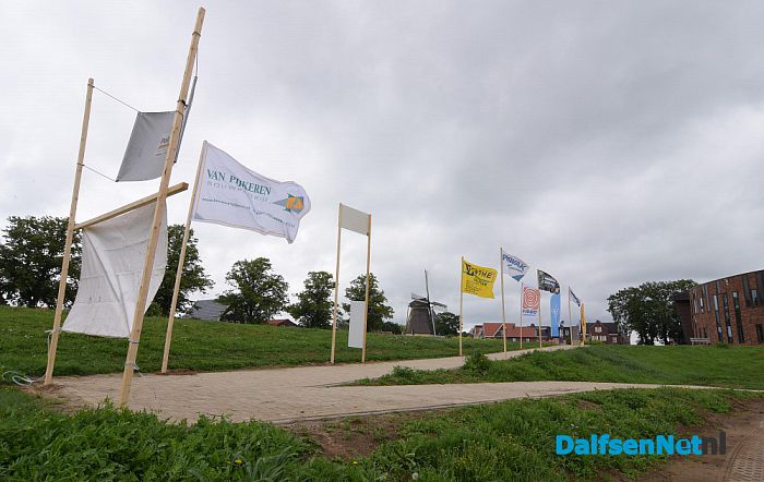 Slotdag timmerweek in het dorp Dalfsen - Foto: Johan Bokma