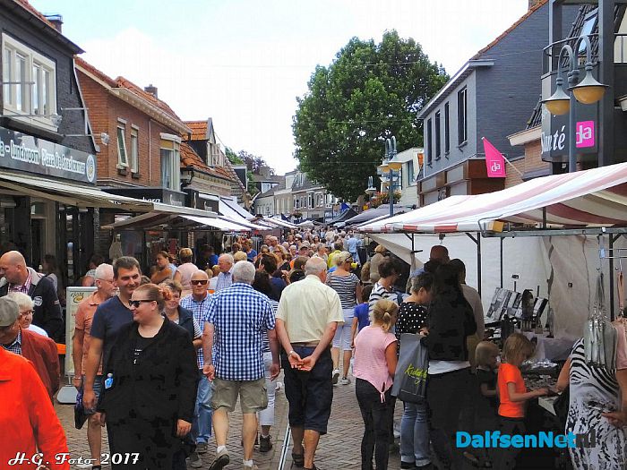 3e Blauwebogen dag weer een drukte van belang - Foto: H.G. Foto