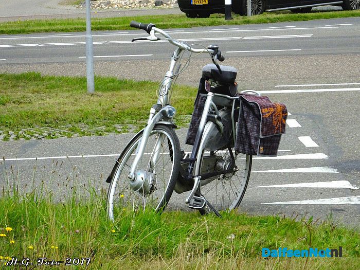 Fietser komt ernstig ten val. - Foto: H.G. Foto