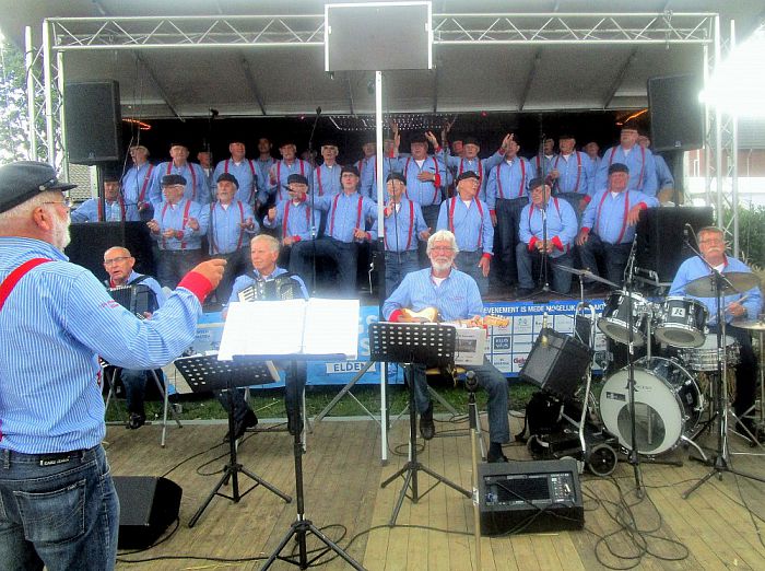 Shantykoor de Stuwzangers met succes naar Elden - Foto: Eigen geleverde foto
