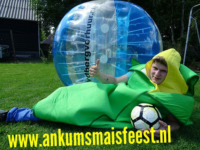 Nieuw bubbel voetbal bij maisfeest - Foto: Eigen geleverde foto