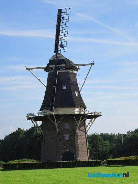 De Vilsterense molen is gehandicapt - Foto: Wim