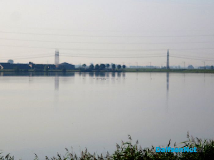 Waterspiegeling bij stralend zomerweer - Foto: Wim