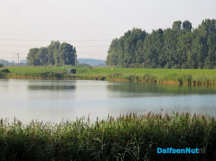 Waterspiegeling bij stralend zomerweer - Foto: Wim