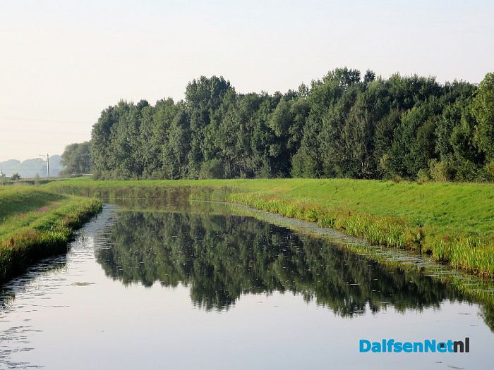 Waterspiegeling bij stralend zomerweer - Foto: Wim
