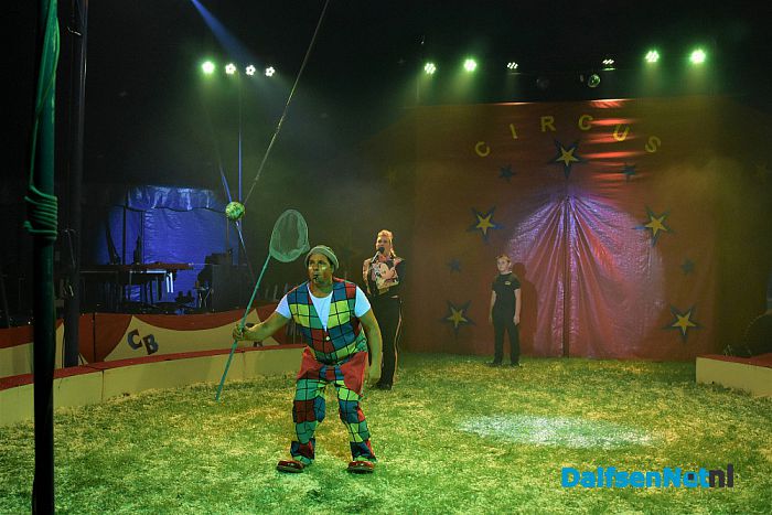 Hooggeëerd publiek Circus Bossle nog 2 dagen in Dalfsen - Foto: Johan Bokma