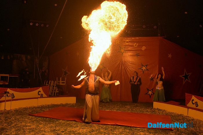 Hooggeëerd publiek Circus Bossle nog 2 dagen in Dalfsen - Foto: Johan Bokma