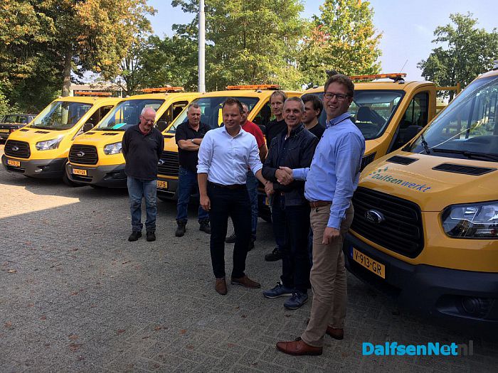 van Leussen levert 5 nieuwe bedrijfswagens - Foto: Ingezonden foto