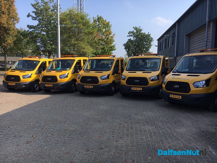 van Leussen levert 5 nieuwe bedrijfswagens - Foto: Ingezonden foto