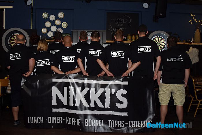 Darten bij Nikki’s. - Foto: Johan Bokma