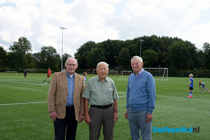 SVD-foto uit 1950 nagemaakt tijdens reünie - Foto: Johan Bokma