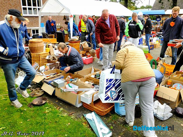 Koninginnemarkt bij museum palthehof. - Foto: H.G. Foto