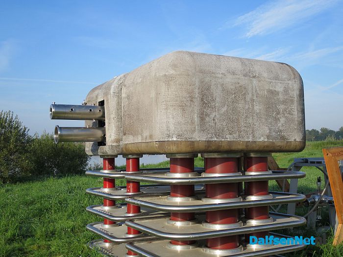 Het kanon gericht op de centrale - Foto: Wim