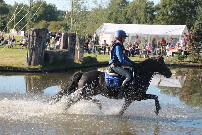 Fayegale en Gwendolyn Krieger winnen beide goud in Bollert Brons - Foto: Eigen geleverde foto