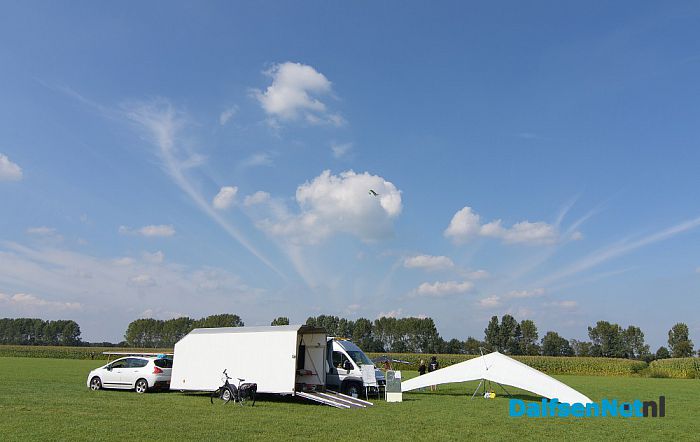 Met een deltavlieger naar Stadskanaal - Foto: Johan Bokma