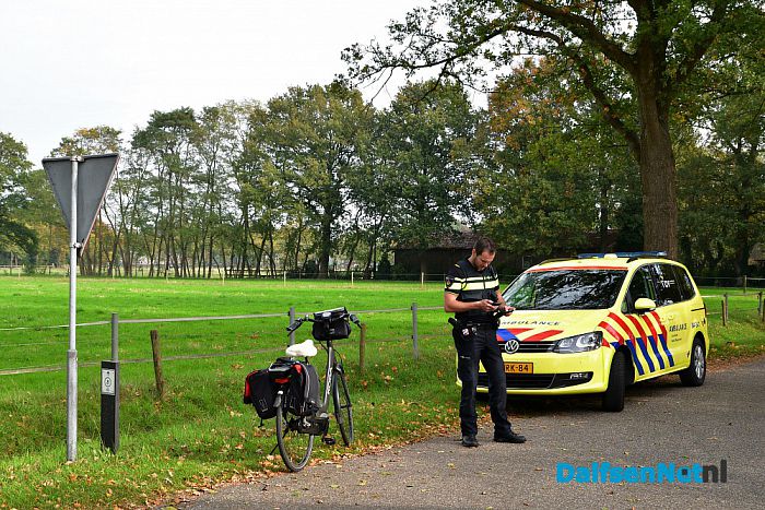 Fietser aangereden op Leemculeweg Dalfsen - Foto: Johan Bokma