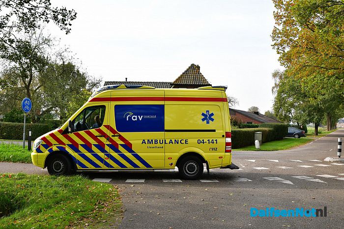 Fietser aangereden op Leemculeweg Dalfsen - Foto: Johan Bokma