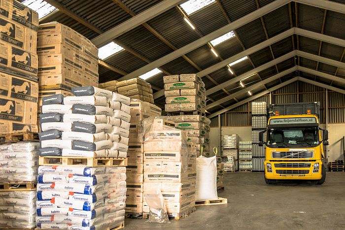 Pittenzakken bij Dorcas Winkel Dalfsen - Foto: Eigen geleverde foto