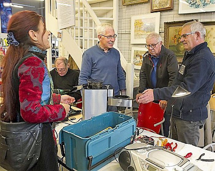 Drukte bij repair café - Foto: Eigen geleverde foto