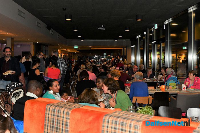 Geslaagd 2e Nationaal Integratiediner in Trefkoele+ - Foto: Johan Bokma