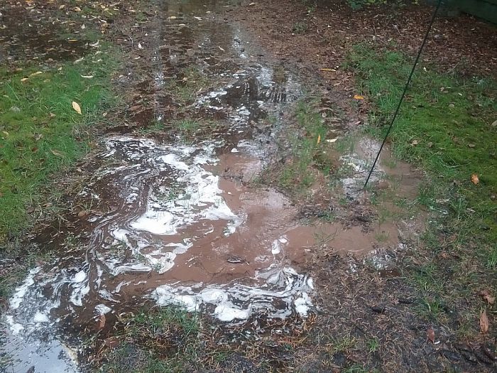 Gesprongen hoofdwaterleiding in Oudleusen - Foto: Eigen geleverde foto