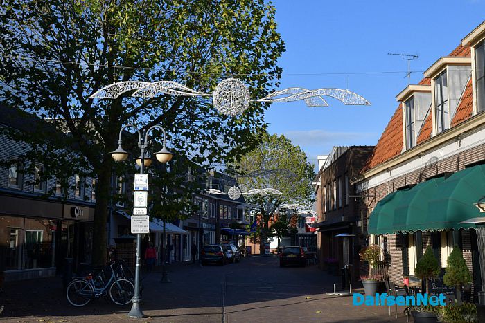 Feestelijk verlicht boodschappen doen - Foto: Johan Bokma