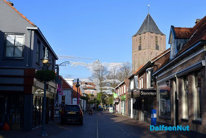 Feestelijk verlicht boodschappen doen - Foto: Johan Bokma
