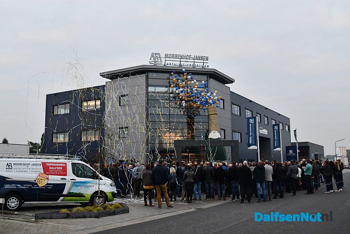 Energieneutraal pand Morrenhof-Jansen met vuurwerk geopend - Foto: Johan Bokma