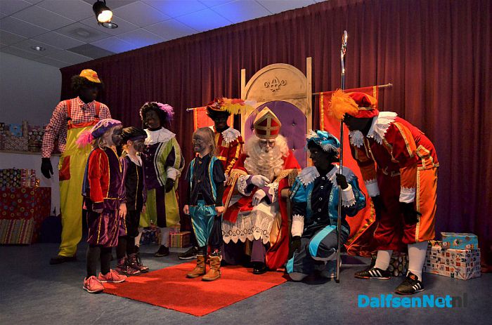 Grote sinterklaasshow uitverkocht en zeer geslaagd - Foto: Johan Bokma