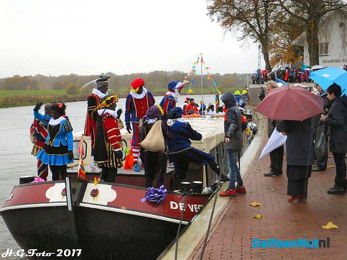 Aankomst Sinterklaas in Dalfsen - Foto: H.G. Foto