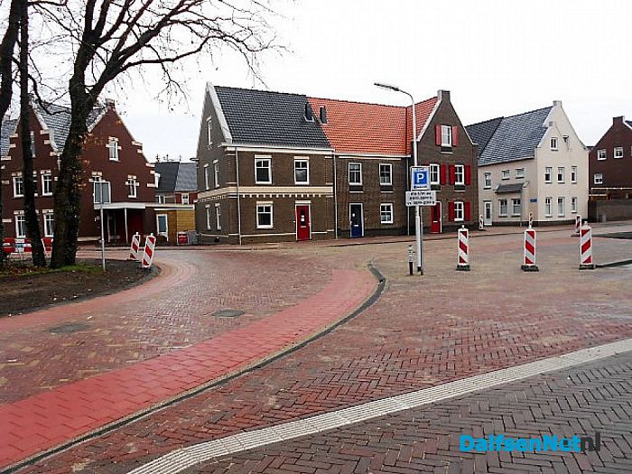 De bestrating ligt er weer in