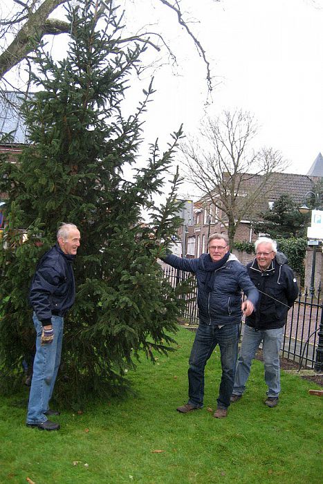Ook dit jaar weer kerstboom voor Hospice - Foto: Eigen geleverde foto