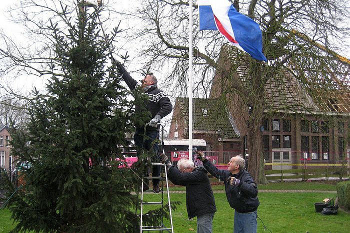 Ook dit jaar weer kerstboom voor Hospice - Foto: Eigen geleverde foto