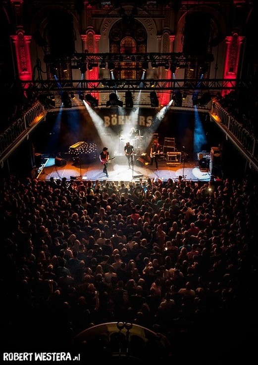 Sallandse fans bij uitverkocht concert Bökkers in Paradiso