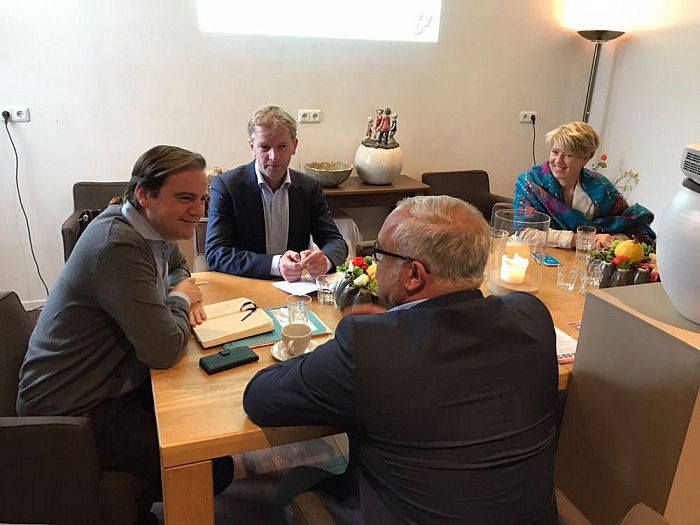 Kamerleden zaterdag weer bie de Klomp - Foto: Eigen geleverde foto
