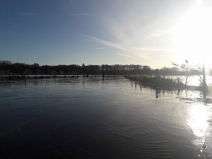 Hoogwater: borden fietspad buiten werking gesteld - Foto: Eigen geleverde foto
