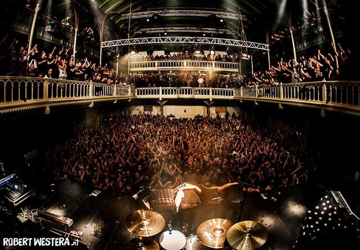 Sallandse fans bij uitverkocht concert Bökkers in Paradiso