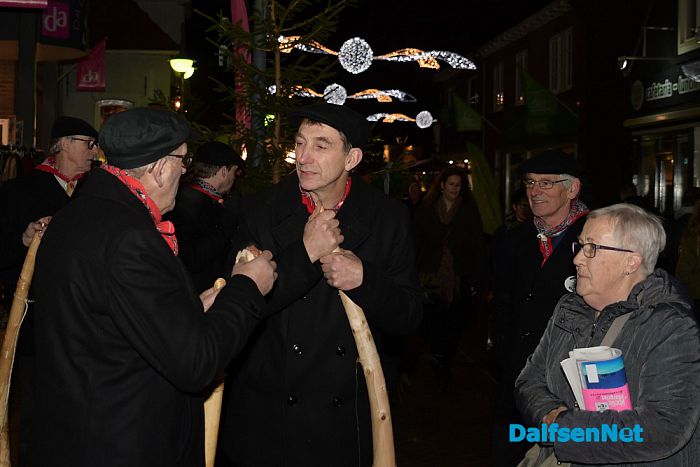 Midwinterhoorngroep goed te pas over hun nieuwe jas - Foto: Johan Bokma