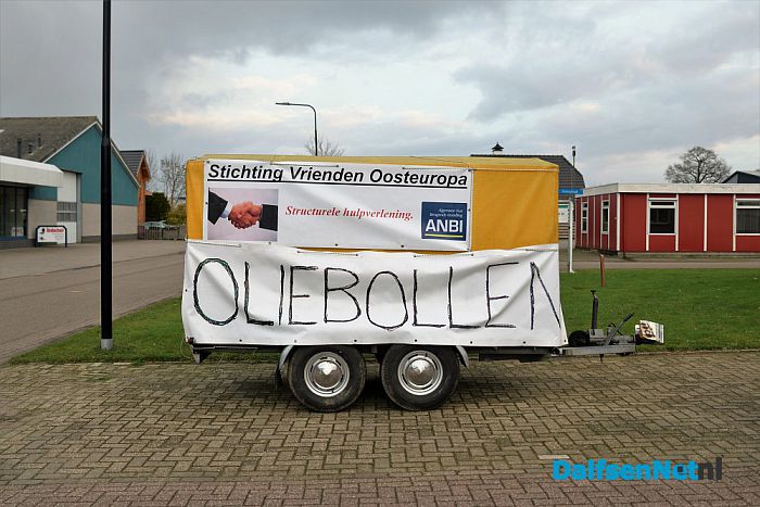 Stichting Vrienden Oost Europa bakken weer oliebollen en appelflappen - Foto: Johan Bokma