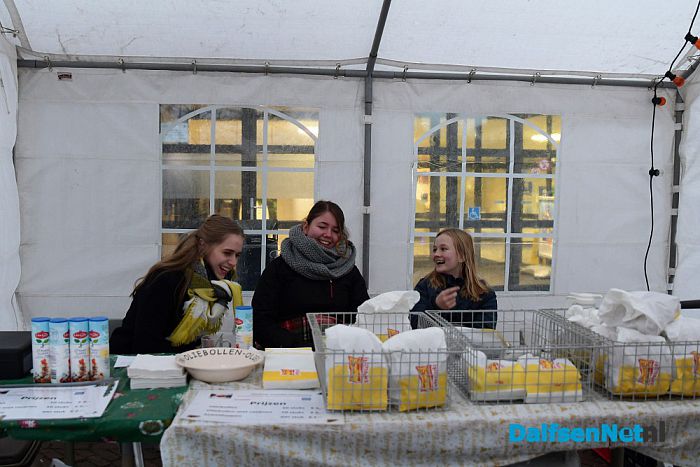 Stichting Vrienden Oost Europa bakken weer oliebollen en appelflappen - Foto: Johan Bokma