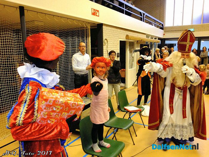 Sinterklaas nu ook in Oudleusen - Foto: H.G. Foto