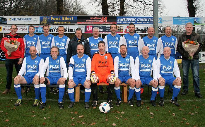 Nieuwe kleding VV Hoonhorst Veteranen - Foto: Eigen geleverde foto