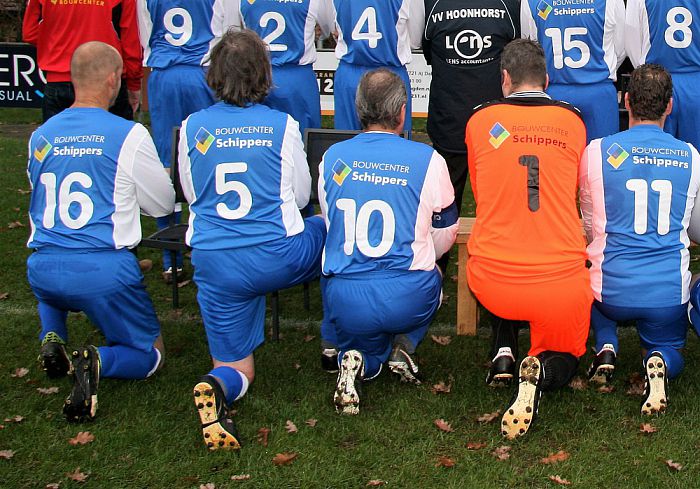 Nieuwe kleding VV Hoonhorst Veteranen - Foto: Eigen geleverde foto
