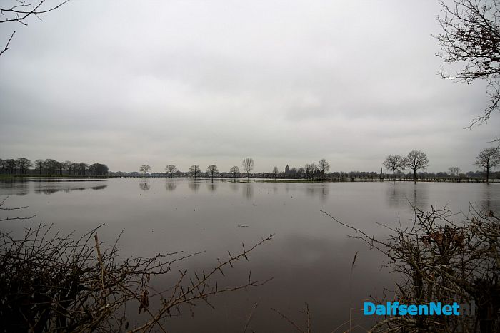 Stijgend water rondom de Rechterensedijk - Foto: Johan Bokma