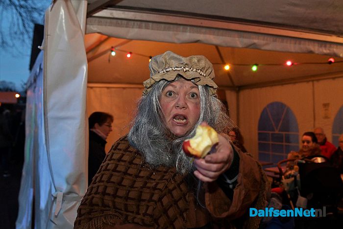 Kerstmarkt rondum de Kaerke Oudleusen - Foto: Johan Bokma