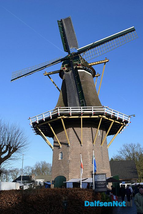 Kerstmarkt rondom de molen Hoonhorst - Foto: Johan Bokma