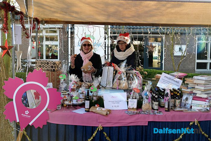 Kerstmarkt rondom de molen Hoonhorst - Foto: Johan Bokma